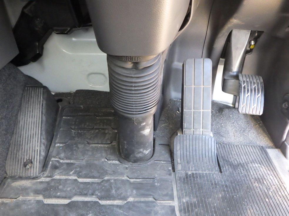 2ペダルです。|UDトラックス クオン 2PG-CG5CAの写真17