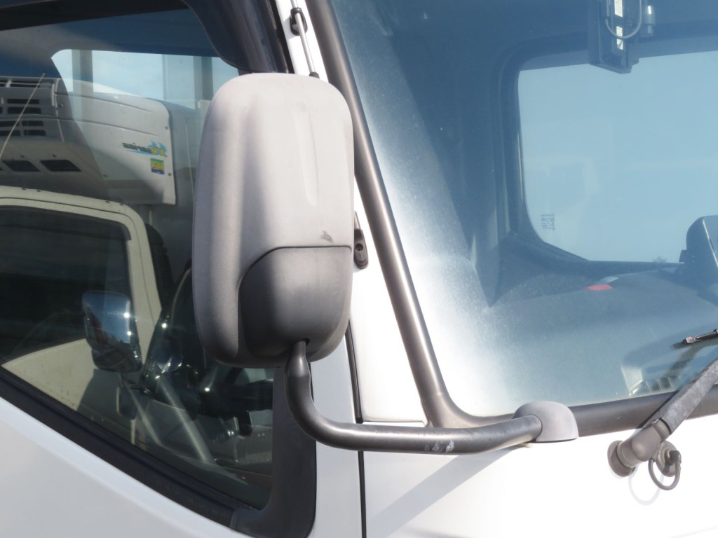 ミラーに色あせがあります。|三菱 キャンター 2RG-FDA20(4WD)の写真32