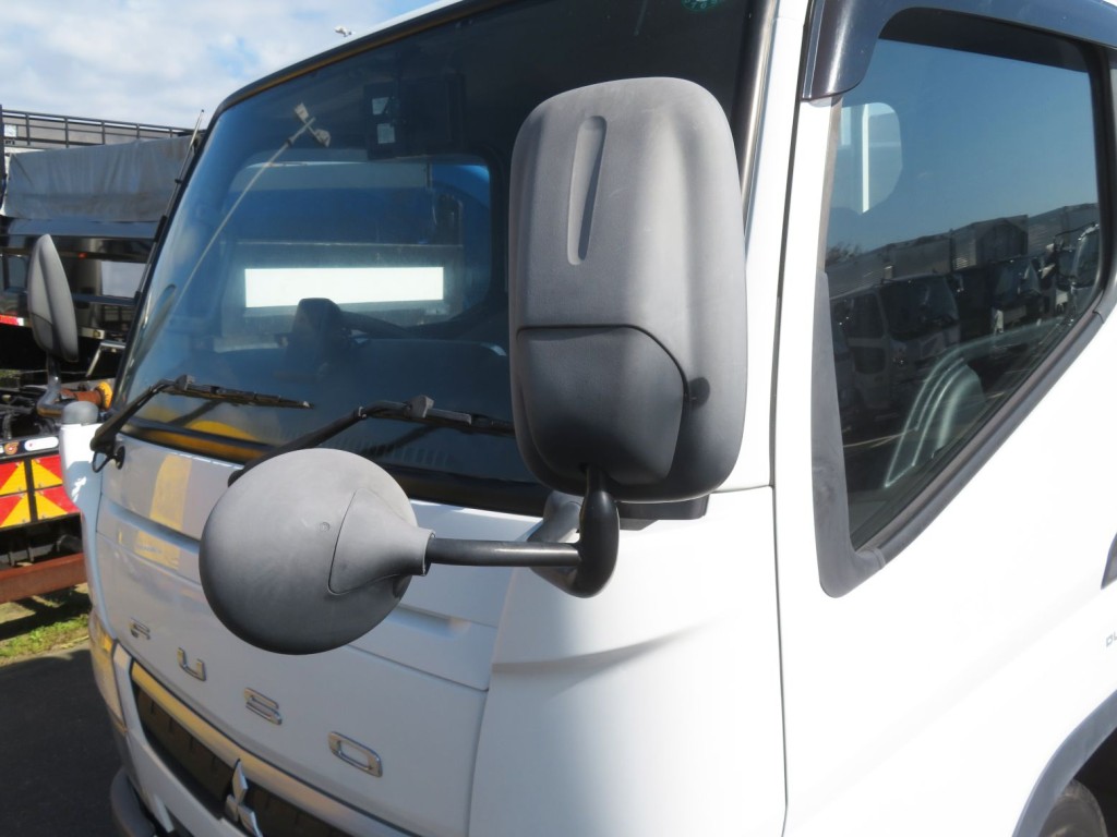 ミラーに色あせがあります。|三菱 キャンター 2RG-FDA20(4WD)の写真33