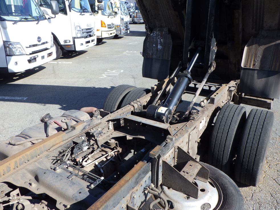 シャーシの状態です。|いすゞ エルフ TKG-NJR85AN(2WD)の写真10