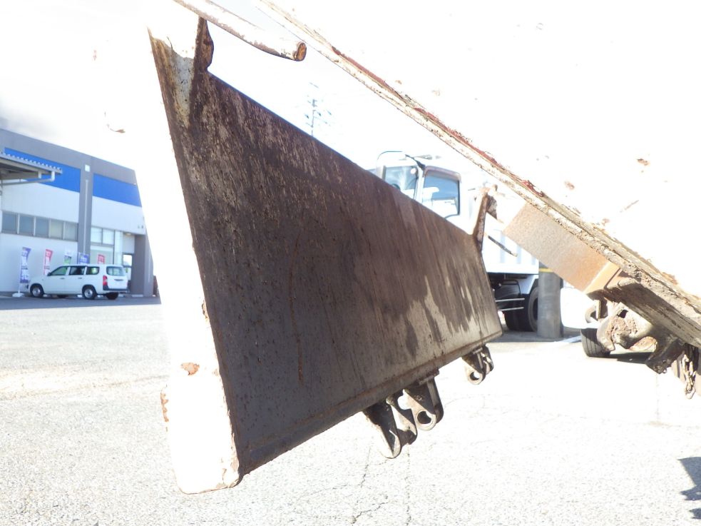 ゲート裏側の状態です。|いすゞ エルフ TKG-NJR85AN(2WD)の写真11