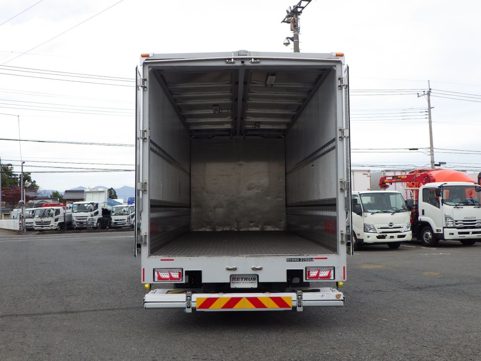 荷台全体の状態です。|三菱 ファイター 2KG-FK65F(2WD)の写真9