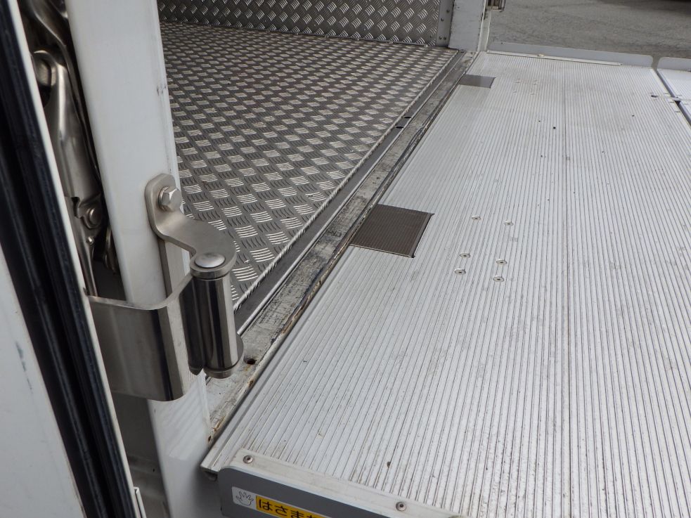 三菱 ファイター 2KG-FK65F(2WD)の写真12