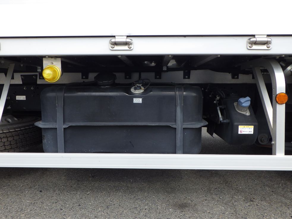 燃料タンクは２００Lです。|三菱 ファイター 2KG-FK65F(2WD)の写真19