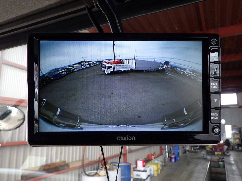 液晶バックモニター付きです。|三菱 ファイター 2KG-FK65F(2WD)の写真20