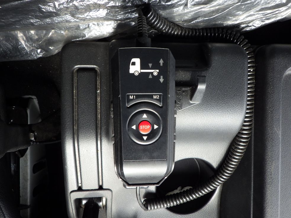 エアサスのコントローラーです。|三菱 ファイター 2KG-FK65F(2WD)の写真21