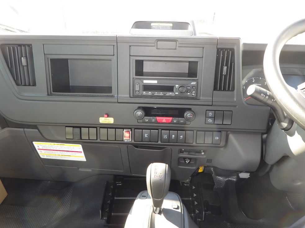 パネル周りの状態です。|マツダ ダイナ 2TG-LPR88AM(2WD)の写真19