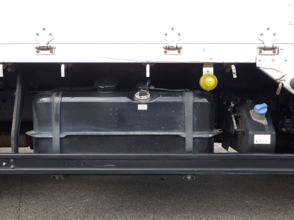 燃料タンクは２００Lです。|三菱 ファイター 2KG-FK62F(2WD)の写真14