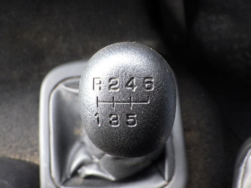 MT６速です。|三菱 ファイター 2KG-FK62F(2WD)の写真15