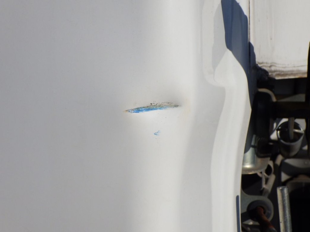 助手席側クォーターパネルにキズ・ヘコミがあります。|いすゞ フォワード TKG-FRR90S2(2WD)の写真23