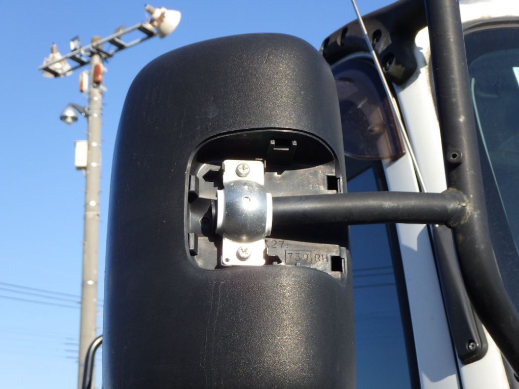 運転席側ミラーカバーが欠損しています。|いすゞ フォワード TKG-FRR90S2(2WD)の写真26