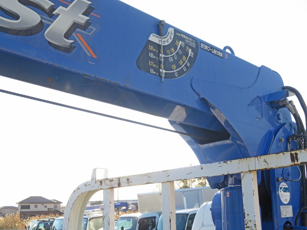 ブーム下部にキズ・軽いサビがあります。|日野 デュトロ TKG-XZU650M(2WD)の写真40