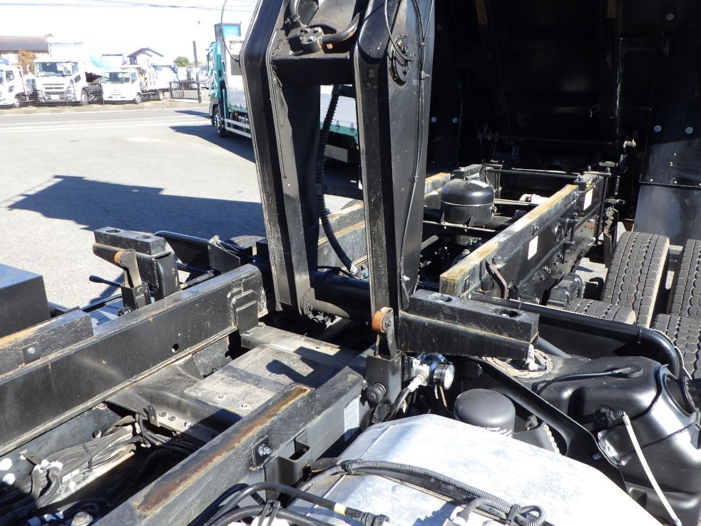 シャーシの状態です。|三菱 スーパーグレート 2KG-FV70HXの写真10