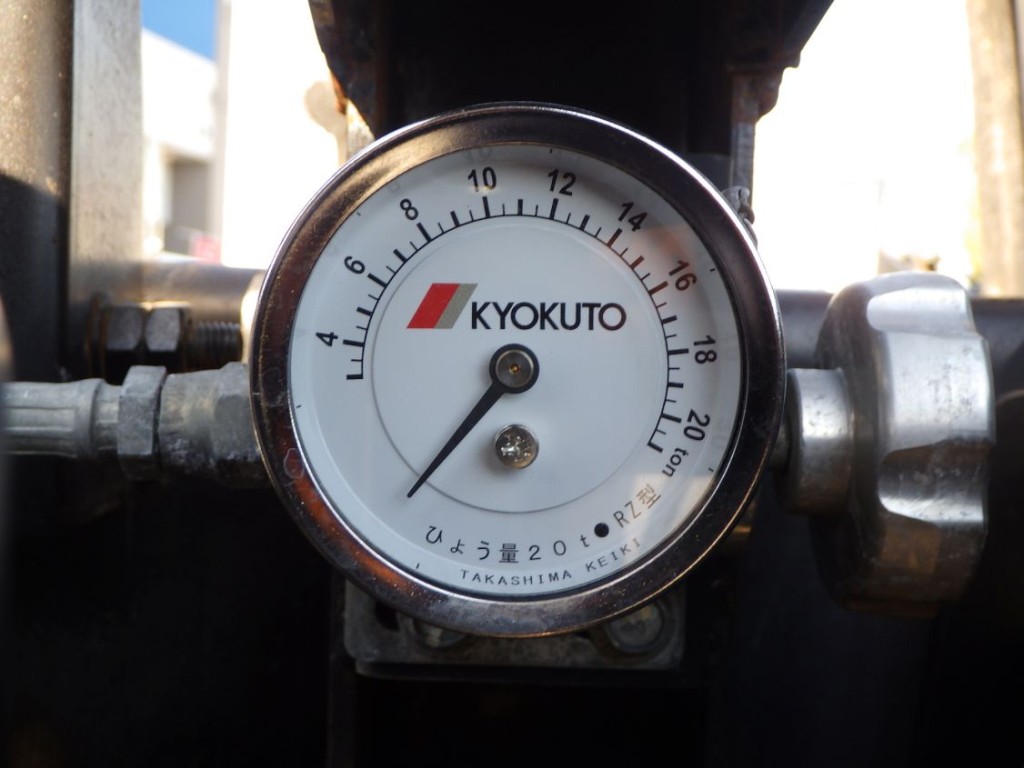 自重計の状態です。|三菱 スーパーグレート 2KG-FV70HXの写真11