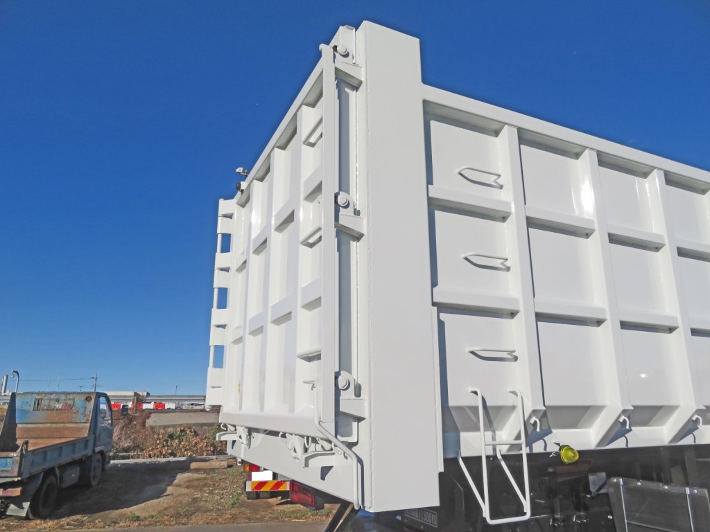 リア扉のロックの状態です。|三菱 スーパーグレート 2PG-FV80HZの写真20