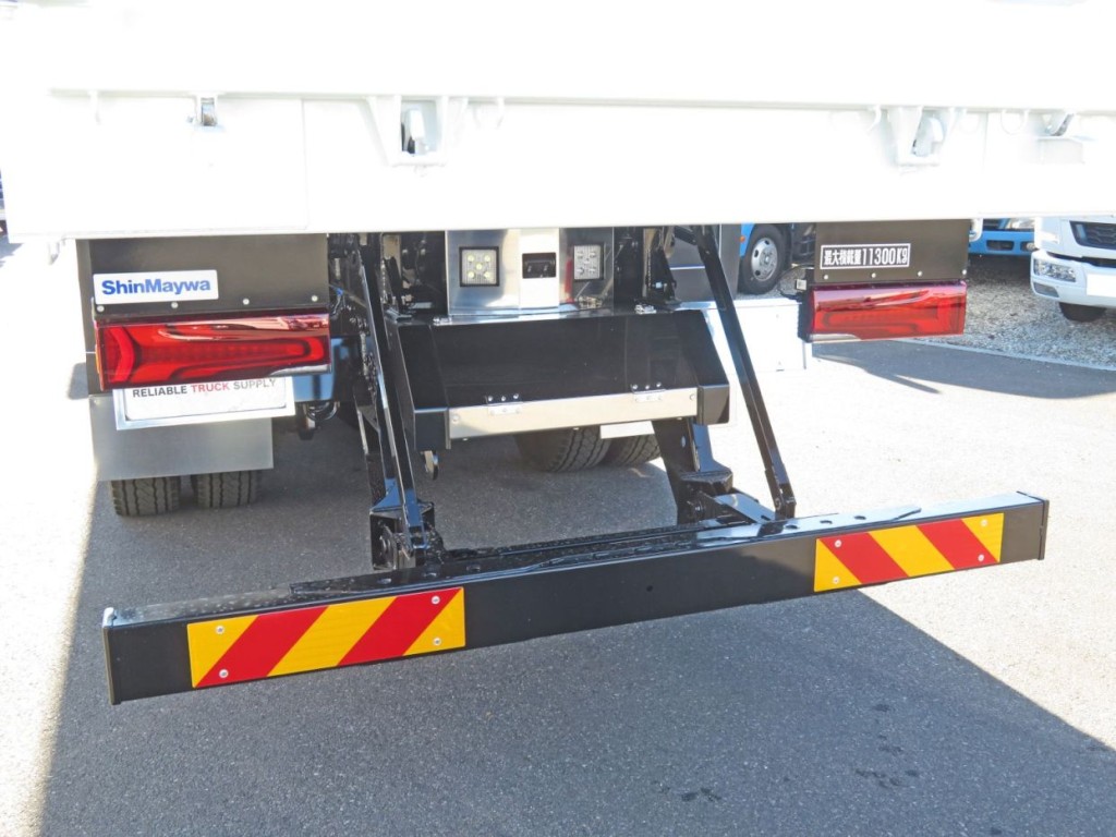 テールランプはLEDテールです。|三菱 スーパーグレート 2PG-FV80HZの写真21