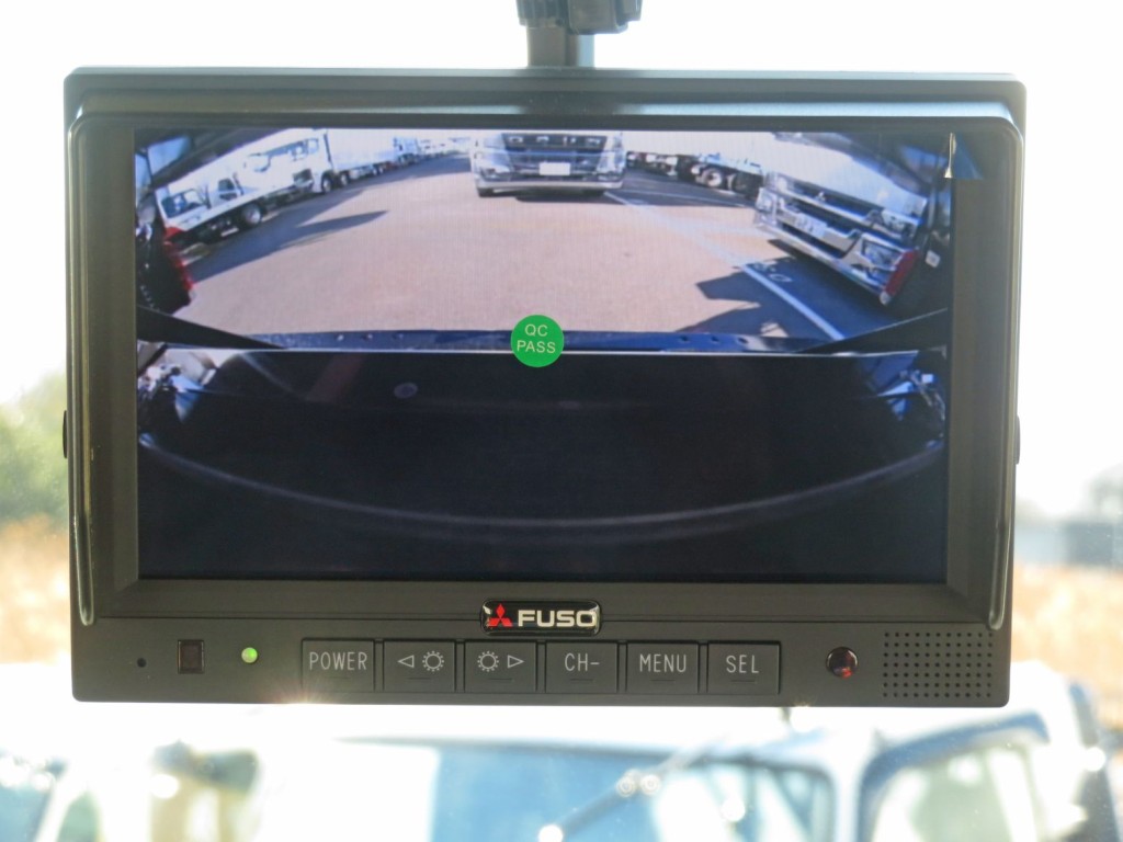 液晶バックモニター付きです。|三菱 スーパーグレート 2PG-FV80HZの写真25