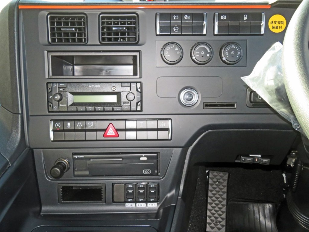 パネル周りの状態です。|三菱 スーパーグレート 2PG-FV80HZの写真26