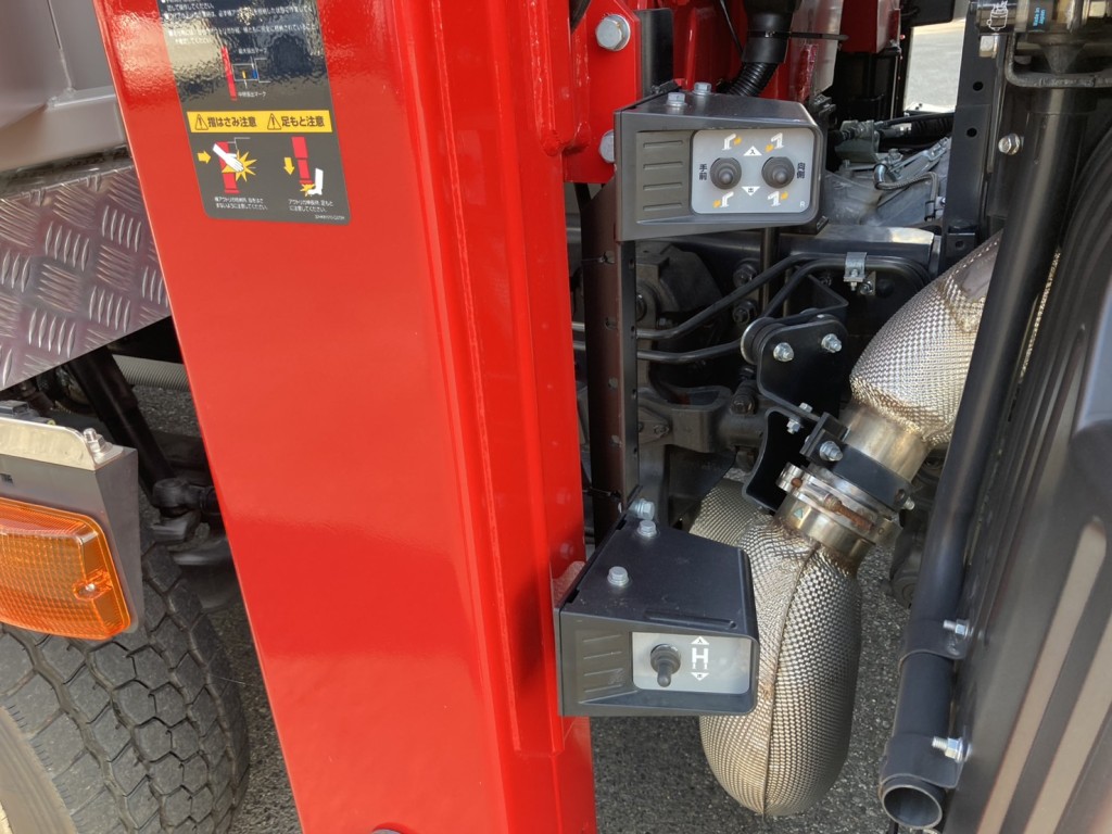 アウトリガーは自動張り出しです。|三菱 スーパーグレート 2KG-FS70HZの写真25