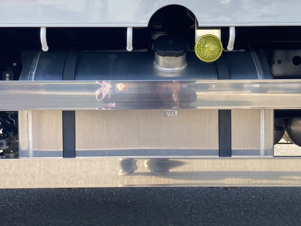 アルミ製燃料タンクです。|三菱 スーパーグレート 2KG-FS70HZの写真39