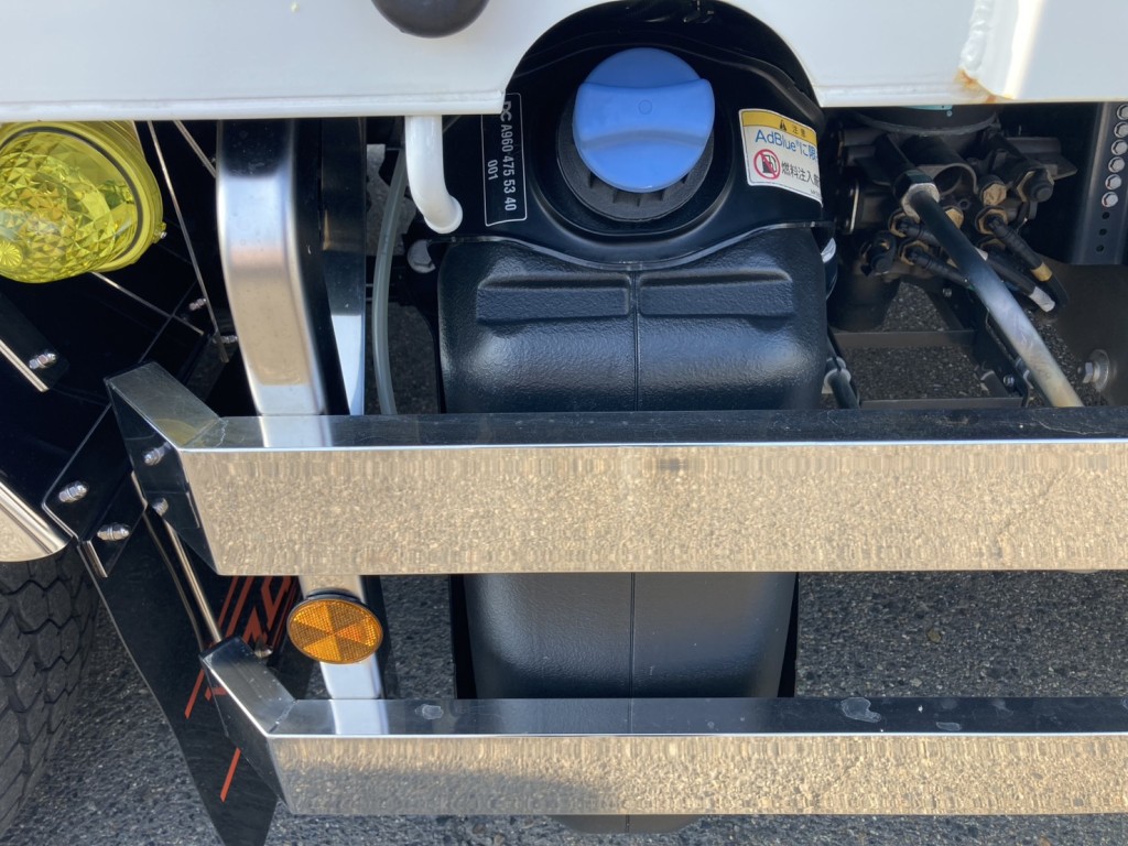 アドブルータンクです。|三菱 スーパーグレート 2KG-FS70HZの写真40