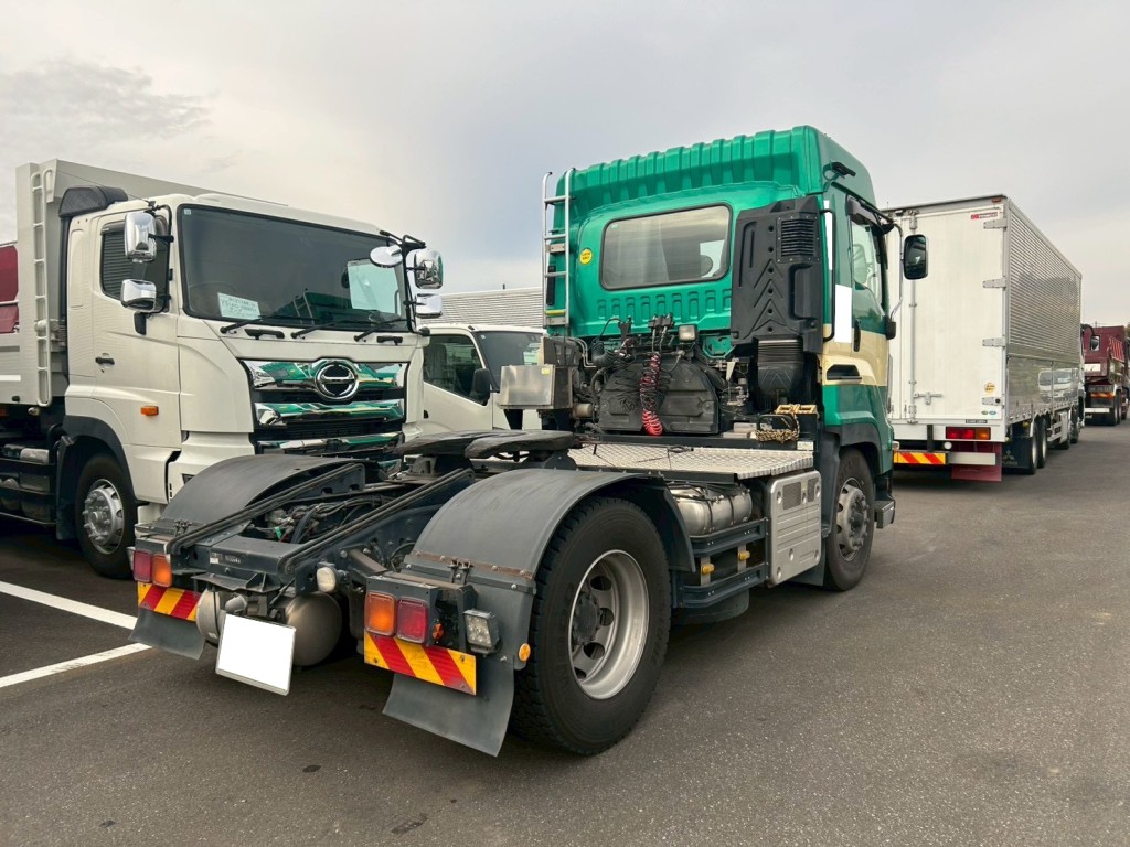 いすゞ ギガ 2KG-EXD52CDの写真4