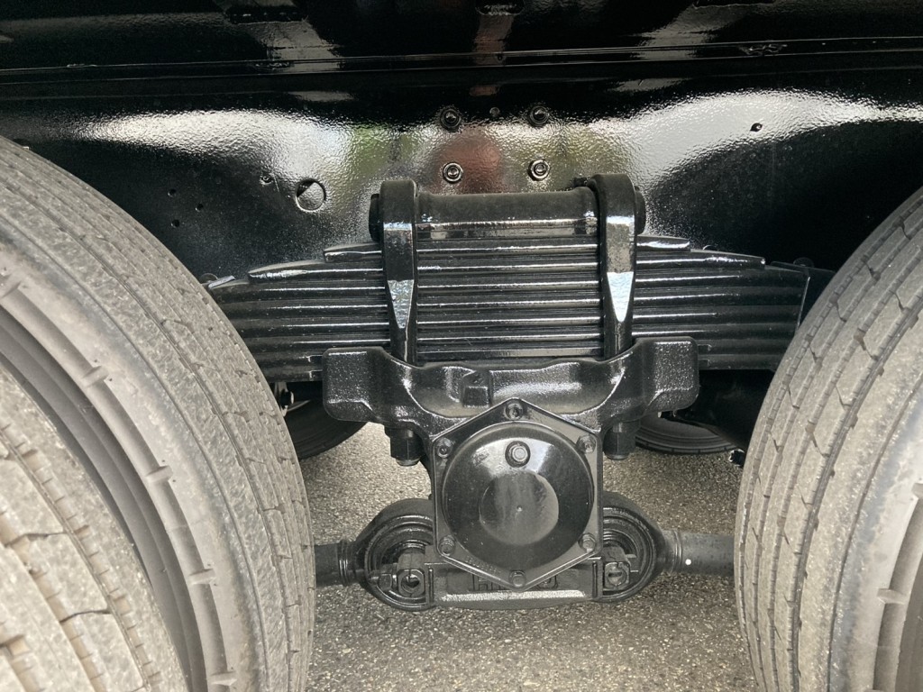 シャーシとリーフスプリングの状態です。|日野 レンジャー 2DG-GK2ABAの写真5