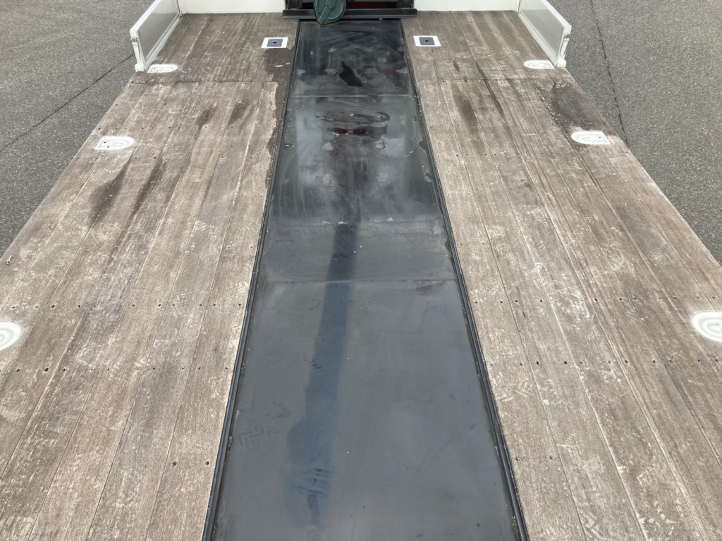 床前方の状態です。|日野 レンジャー 2DG-GK2ABAの写真17