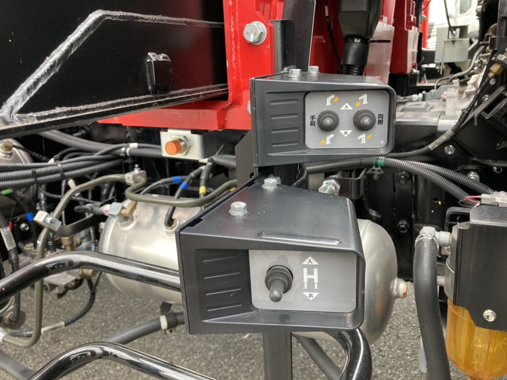 アウトリガーは自動張り出し式です。|日野 レンジャー 2DG-GK2ABAの写真22