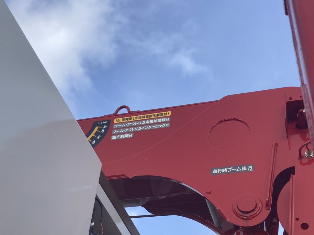 走行時は後方格納です。|日野 レンジャー 2DG-GK2ABAの写真27