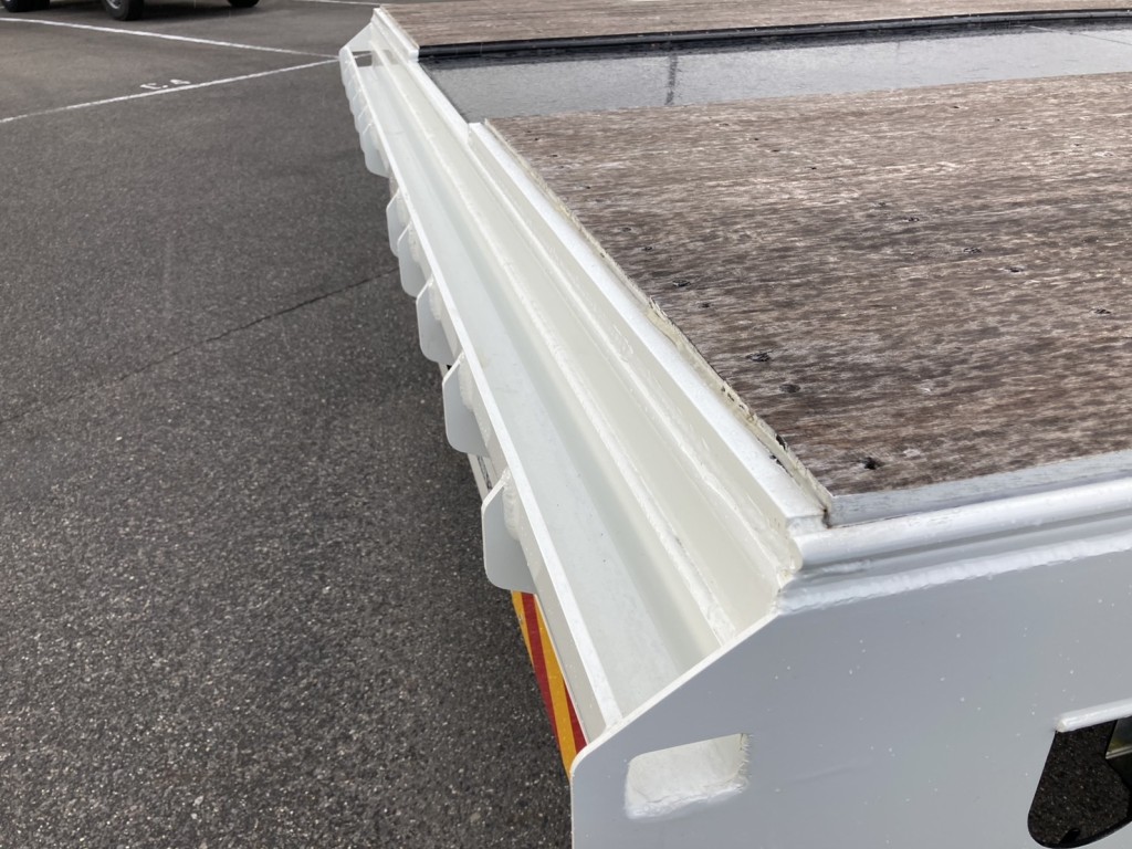 スロープハンガーの状態です。|日野 レンジャー 2DG-GK2ABAの写真33