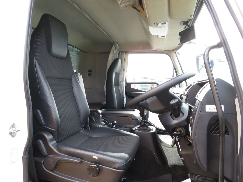 三菱 ファイター 2KG-FK65F(2WD)の写真6