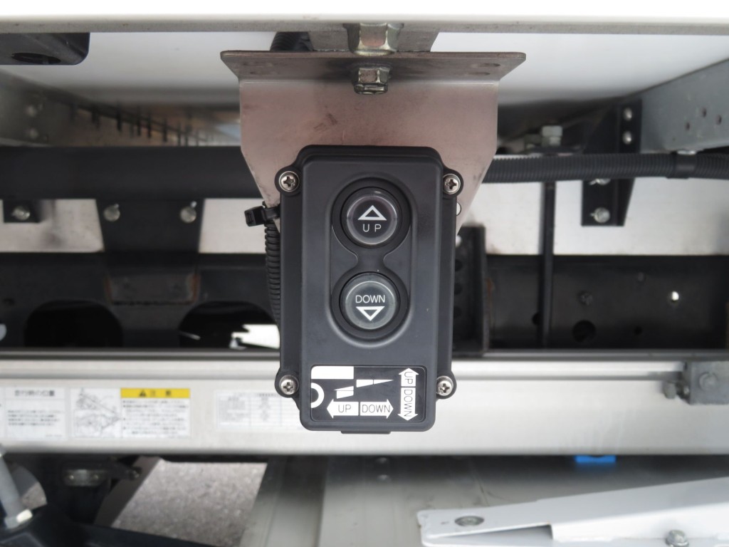 三菱 ファイター 2KG-FK65F(2WD)の写真11