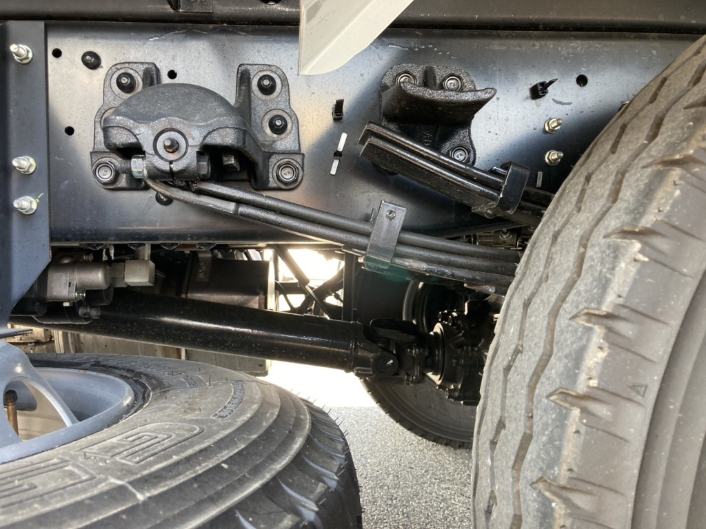 シャーシとスプリングの状態です。|いすゞ フォワード 2RG-FRR90S3(2WD)の写真5