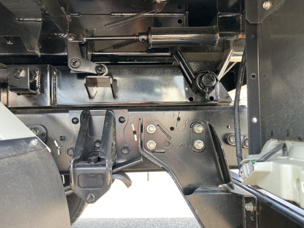 シャーシとサブフレームの状態です。|いすゞ フォワード 2RG-FRR90S3(2WD)の写真7