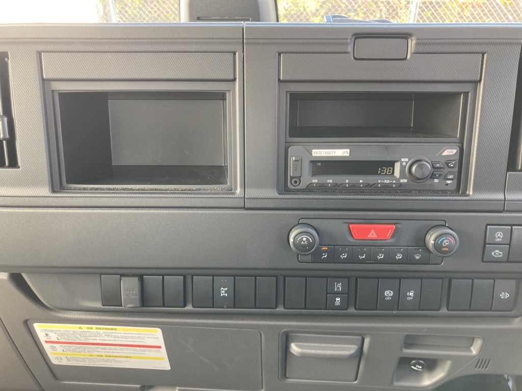 インパネ周りです。|いすゞ フォワード 2RG-FRR90S3(2WD)の写真30