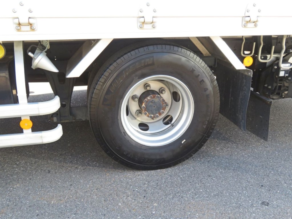 いすゞ フォワード 2RG-FRR90T2(2WD)の写真17