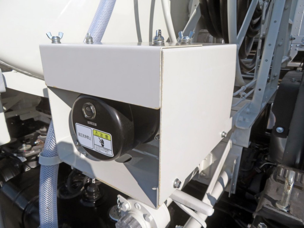 ボックスに少し置きサビがあります。|日野 デュトロ 2KG-XZU600E(2WD)の写真37