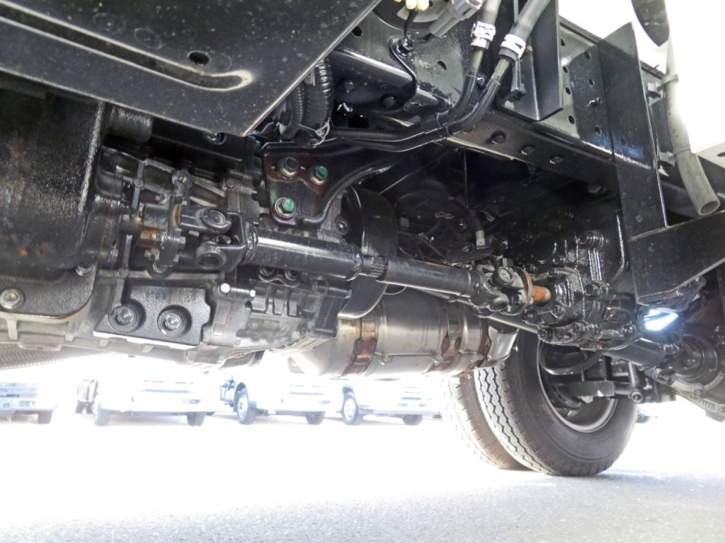 下廻りに少し置きサビがあります。|日野 デュトロ 2KG-XZU600E(2WD)の写真41