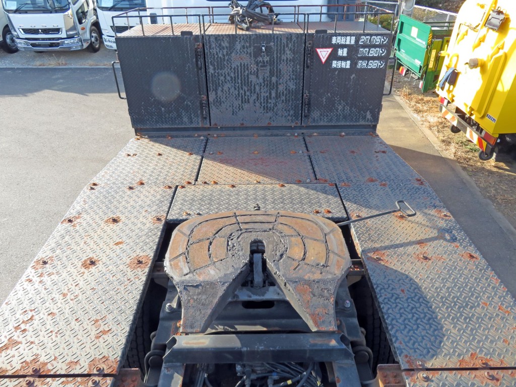 踊り場の状態です。|日野 プロフィア QDG-SS1EKDAの写真9