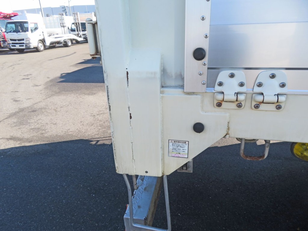 運転席側後方にキズがあります。|フルハーフ  DFWTF241BNの写真43