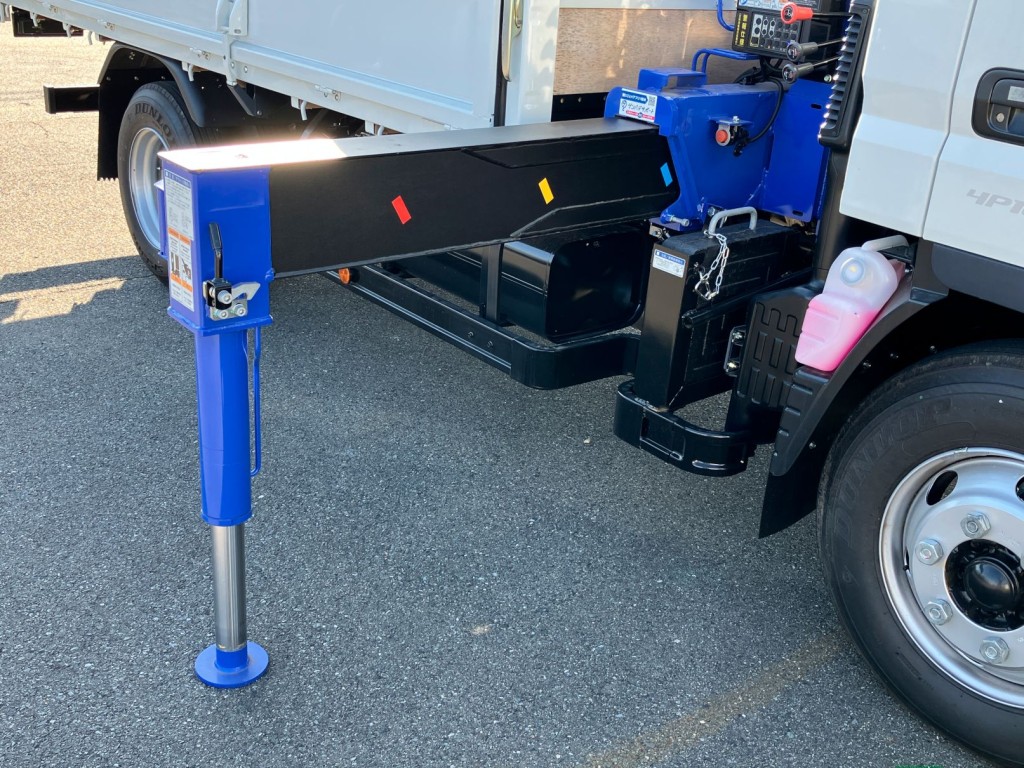 アウトリガーの状態です。差し違い式です|三菱 キャンター 2PG-FEB80(2WD)の写真12