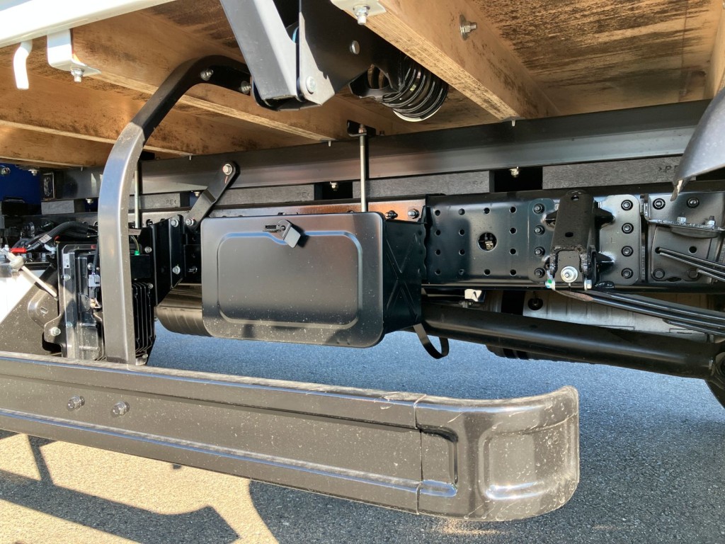 工具箱は鉄製です。|三菱 キャンター 2PG-FEB80(2WD)の写真17