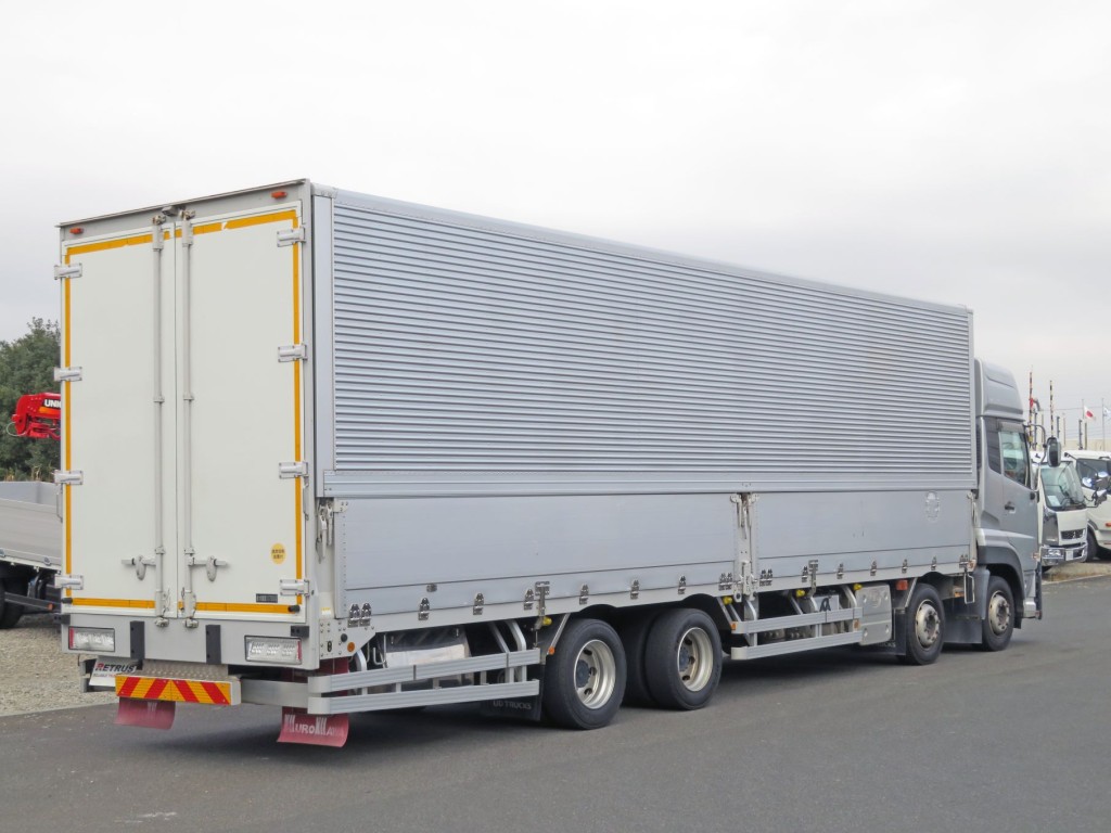 UDトラックス クオン 2PG-CG5CAの写真4