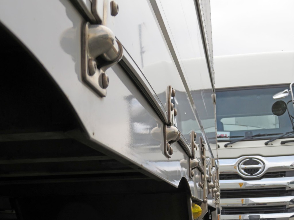 UDトラックス クオン 2PG-CG5CAの写真17