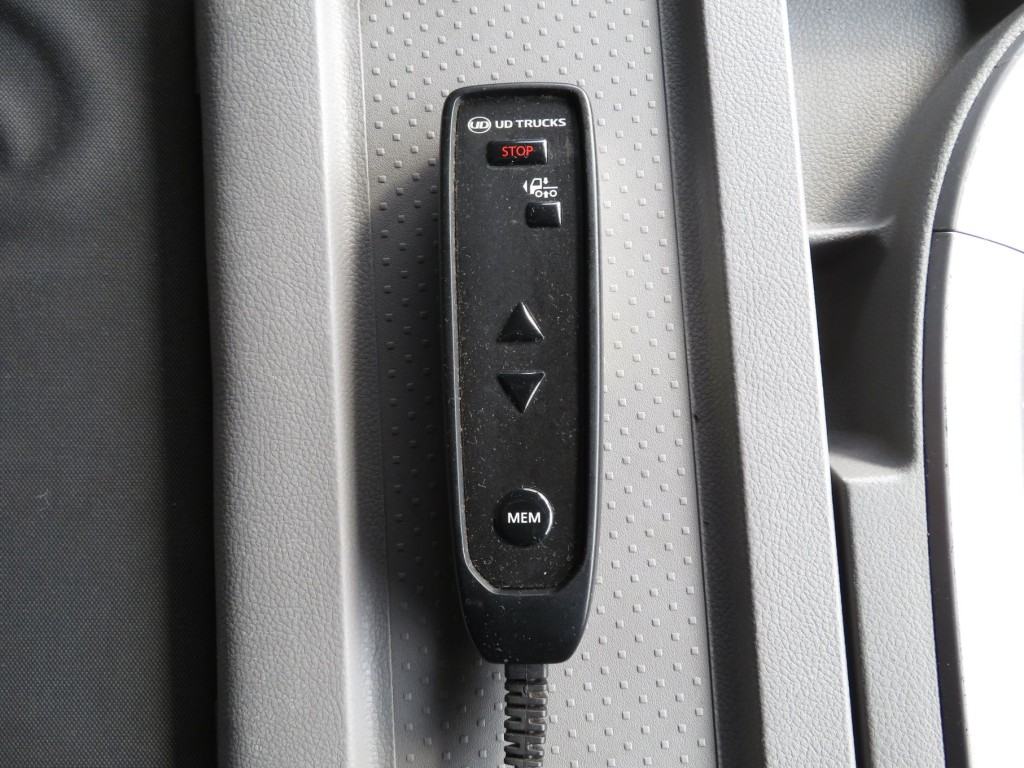 エアサスのコントローラーです。|UDトラックス クオン 2PG-CG5CAの写真19