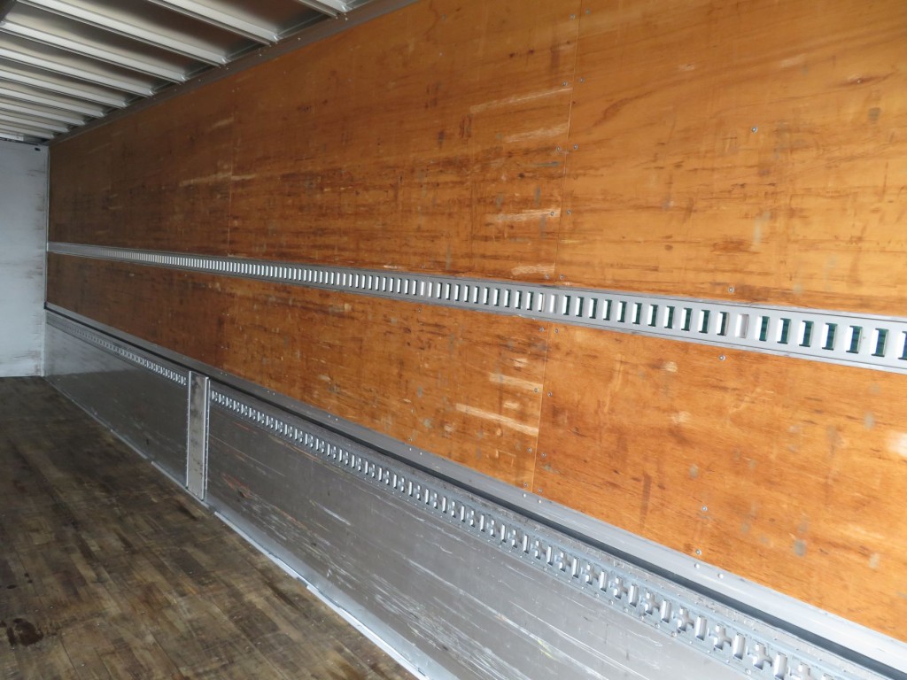 庫内側面の状態です。|UDトラックス クオン 2PG-CG5CAの写真41