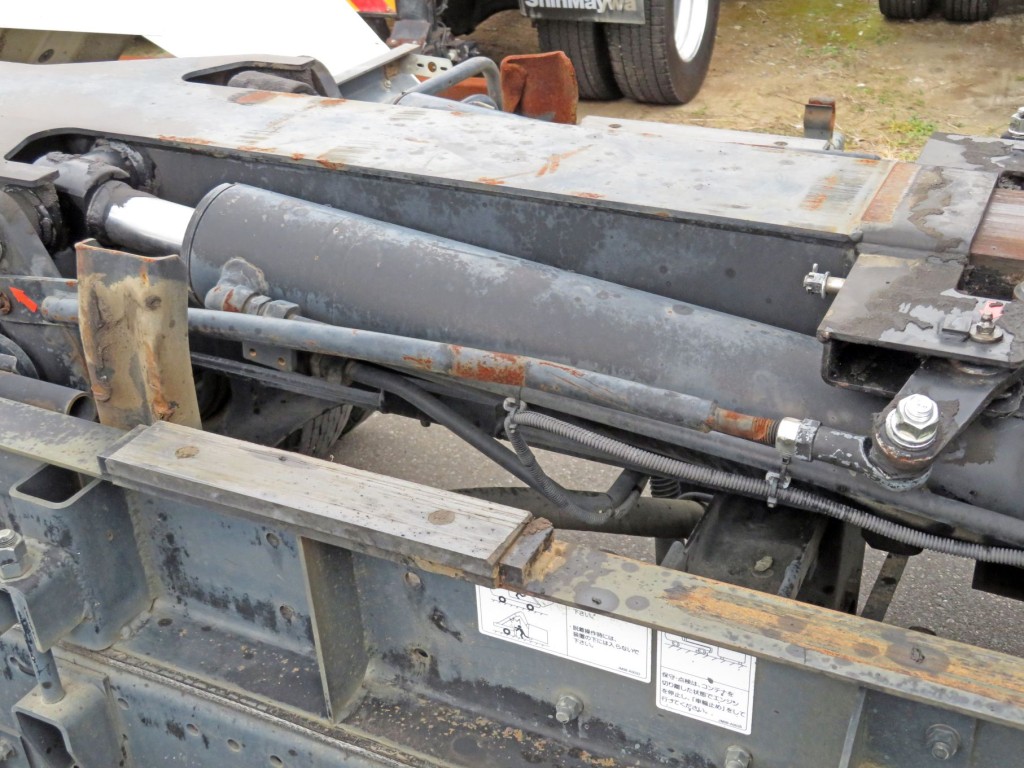 いすゞ フォワード TKG-FRR90S2(2WD)の写真16