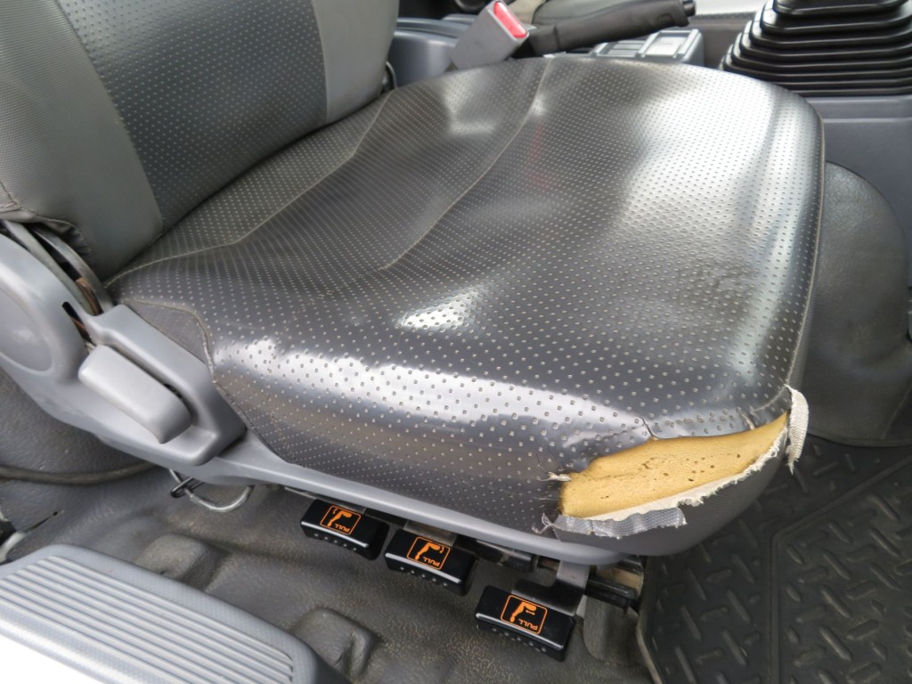 いすゞ フォワード TKG-FRR90S2(2WD)の写真28