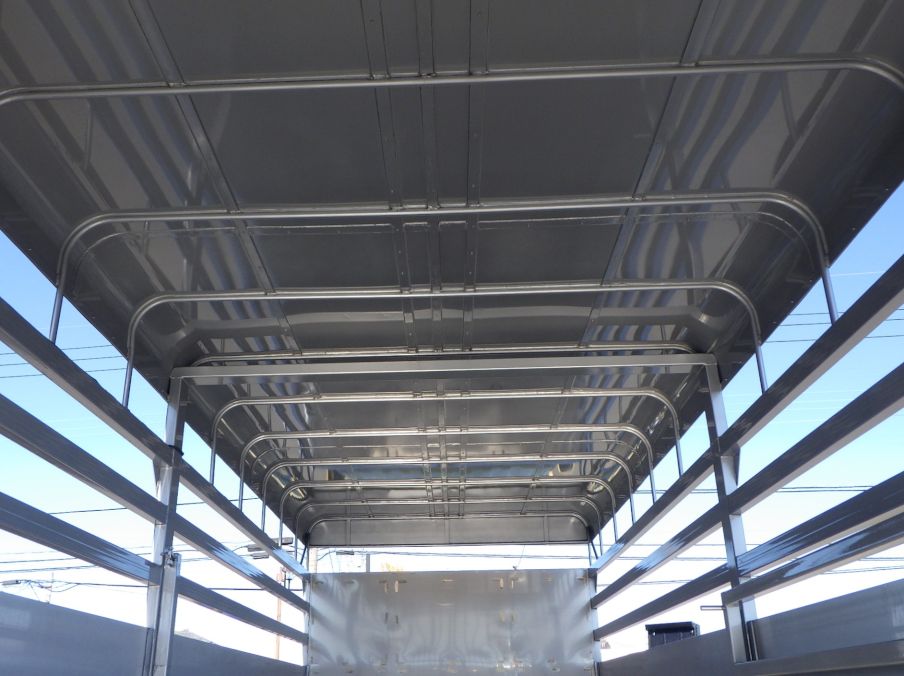 天井骨組みの状態です。|日野 レンジャー TKG-FC9JLAP(2WD)の写真14